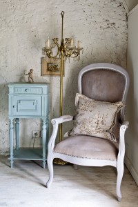 Colour Recipes for Painted Furniture and More by Annie Sloan_ _3. painting upholstery with Chalk Paint™_1